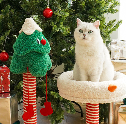 ZEZE Cedar Island Cat Tree - Christmas Edition