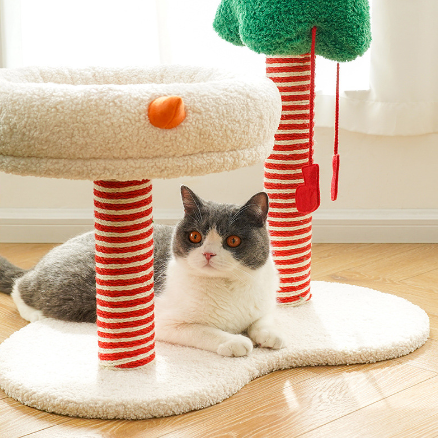 ZEZE Cedar Island Cat Tree - Christmas Edition